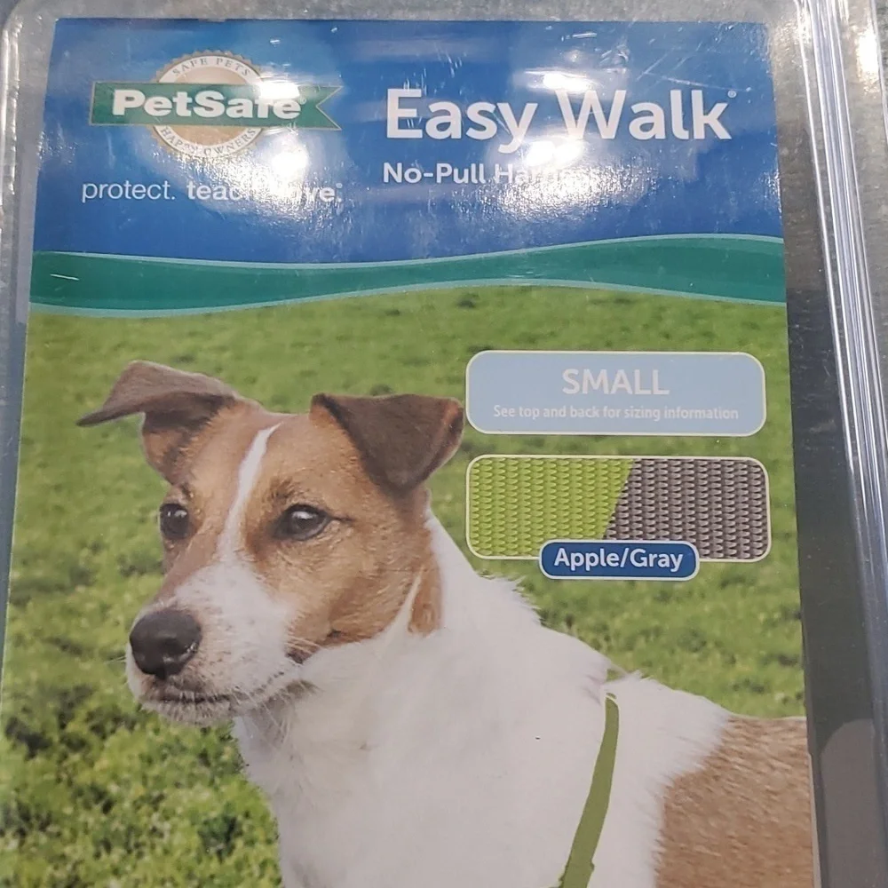 EASY WALK, dog harness.‎ New in box. Size small. Green/gray. No-pull.